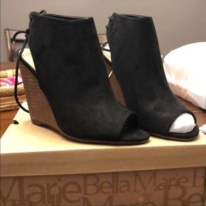 Size 8 brand new wedges